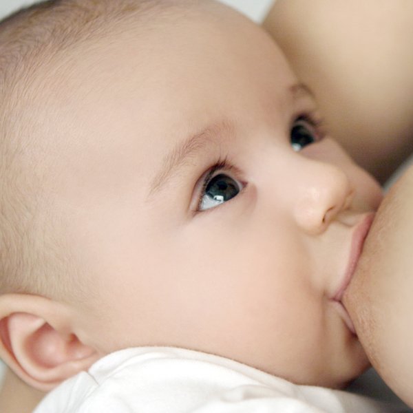 bebe-allaitement.jpg